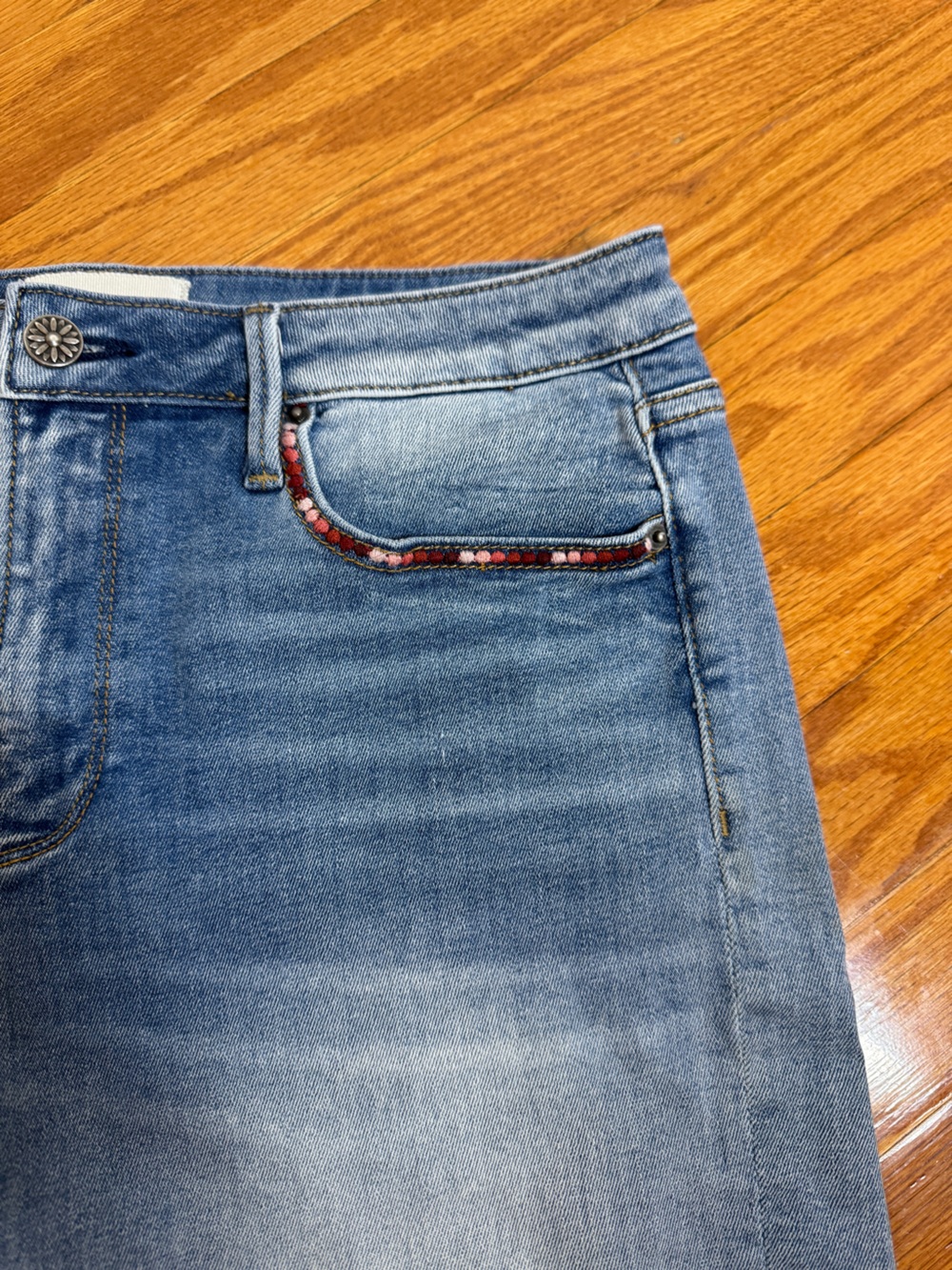 Driftwood Lulu Embroidered Cut Off Shorts 29 Frayed Hem Boho Summer - Picture 3 of 7